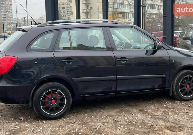 Чорний Шкода Фабія, об'ємом двигуна 1.39 л та пробігом 124 тис. км за 5490 $, фото 5 на Automoto.ua