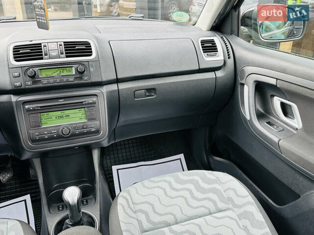 Черный Шкода Фабия, объемом двигателя 1.4 л и пробегом 175 тыс. км за 6300 $, фото 22 на Automoto.ua