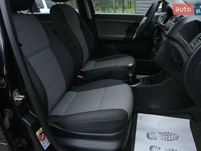 Черный Шкода Фабия, объемом двигателя 1.39 л и пробегом 205 тыс. км за 5499 $, фото 32 на Automoto.ua