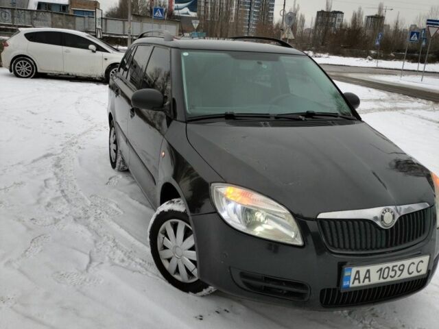 Чорний Шкода Фабія, об'ємом двигуна 1.4 л та пробігом 432 тис. км за 4700 $, фото 2 на Automoto.ua