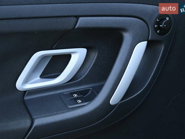 Черный Шкода Фабия, объемом двигателя 1.4 л и пробегом 235 тыс. км за 5800 $, фото 16 на Automoto.ua