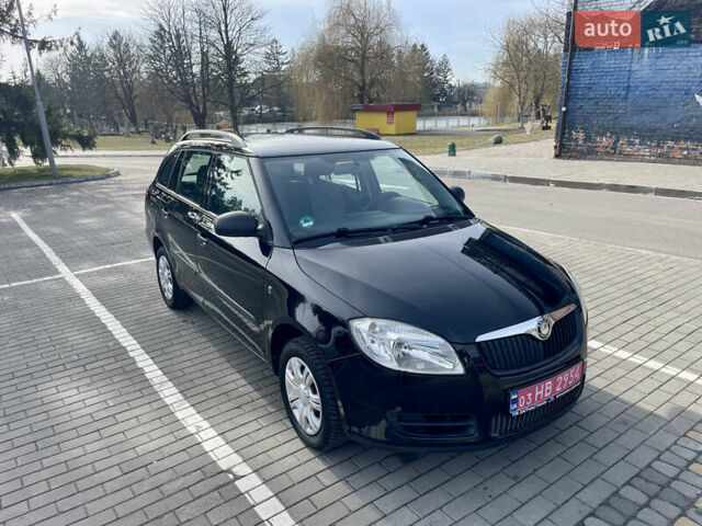 Черный Шкода Фабия, объемом двигателя 1.39 л и пробегом 180 тыс. км за 5000 $, фото 1 на Automoto.ua
