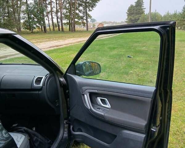 Черный Шкода Фабия, объемом двигателя 1.6 л и пробегом 212 тыс. км за 6700 $, фото 31 на Automoto.ua