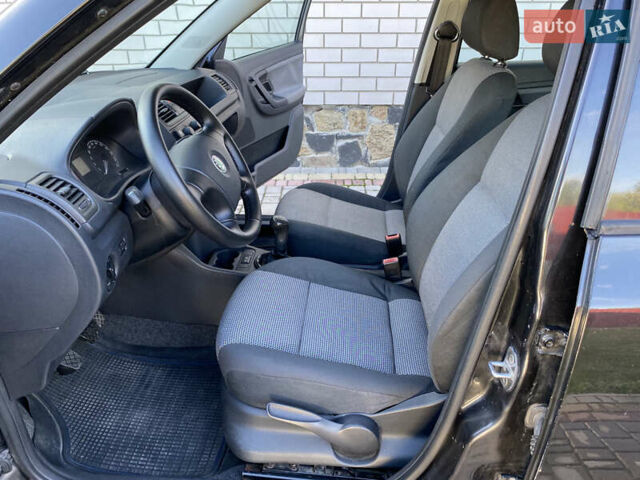 Черный Шкода Фабия, объемом двигателя 1.4 л и пробегом 295 тыс. км за 4350 $, фото 17 на Automoto.ua