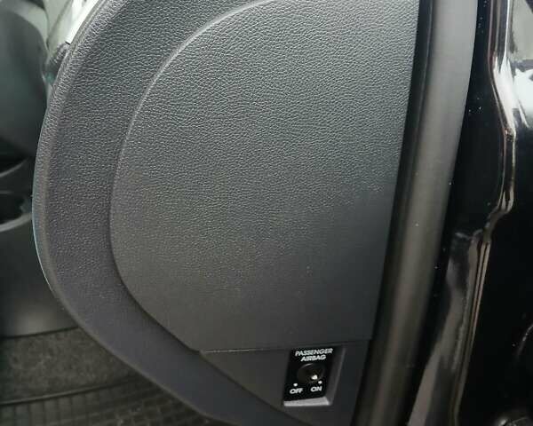 Черный Шкода Фабия, объемом двигателя 1.4 л и пробегом 194 тыс. км за 5500 $, фото 7 на Automoto.ua