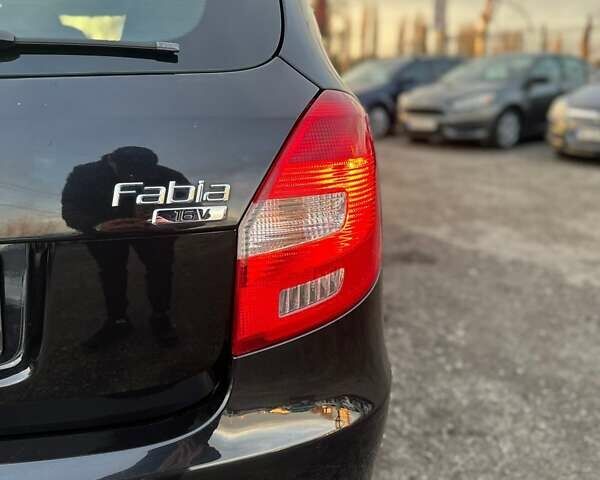 Черный Шкода Фабия, объемом двигателя 1.39 л и пробегом 172 тыс. км за 5999 $, фото 9 на Automoto.ua