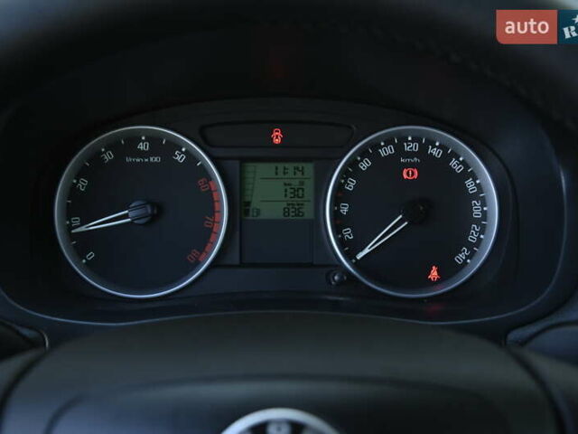 Черный Шкода Фабия, объемом двигателя 1.4 л и пробегом 235 тыс. км за 5800 $, фото 21 на Automoto.ua