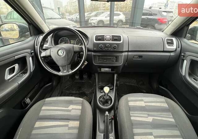 Чорний Шкода Фабія, об'ємом двигуна 1.39 л та пробігом 124 тис. км за 5490 $, фото 21 на Automoto.ua