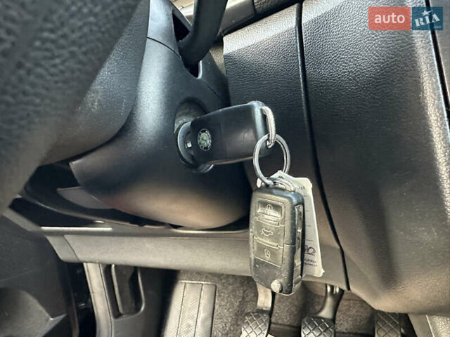 Чорний Шкода Фабія, об'ємом двигуна 1.4 л та пробігом 205 тис. км за 4999 $, фото 28 на Automoto.ua