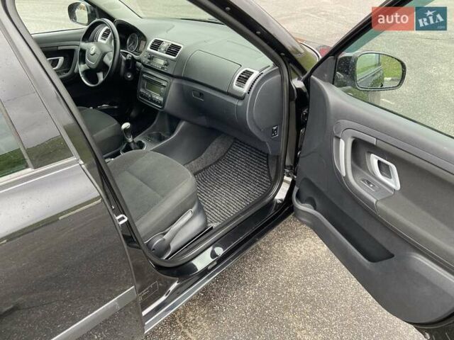 Черный Шкода Фабия, объемом двигателя 1.6 л и пробегом 192 тыс. км за 5800 $, фото 10 на Automoto.ua