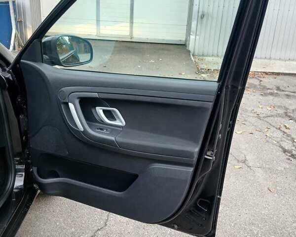 Черный Шкода Фабия, объемом двигателя 1.4 л и пробегом 194 тыс. км за 5500 $, фото 13 на Automoto.ua