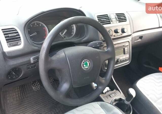Чорний Шкода Фабія, об'ємом двигуна 1.39 л та пробігом 226 тис. км за 5200 $, фото 2 на Automoto.ua