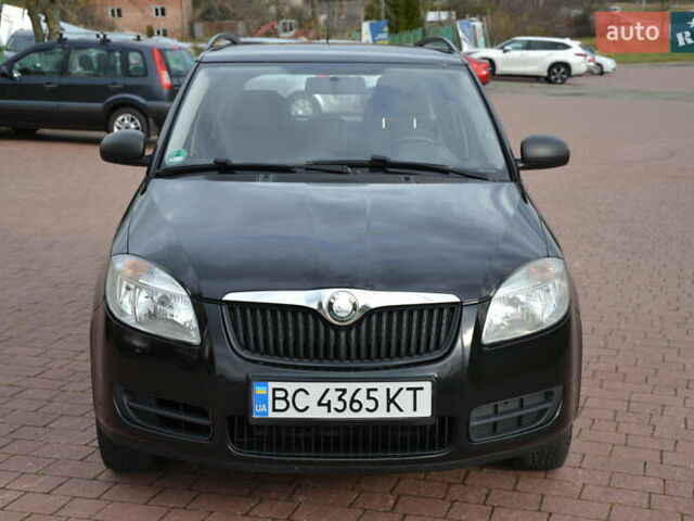 Черный Шкода Фабия, объемом двигателя 1.2 л и пробегом 190 тыс. км за 4700 $, фото 2 на Automoto.ua