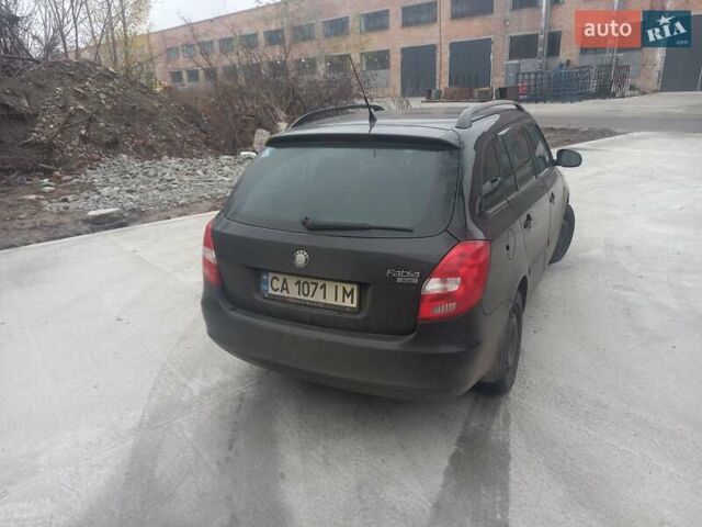 Черный Шкода Фабия, объемом двигателя 1.6 л и пробегом 211 тыс. км за 5500 $, фото 2 на Automoto.ua