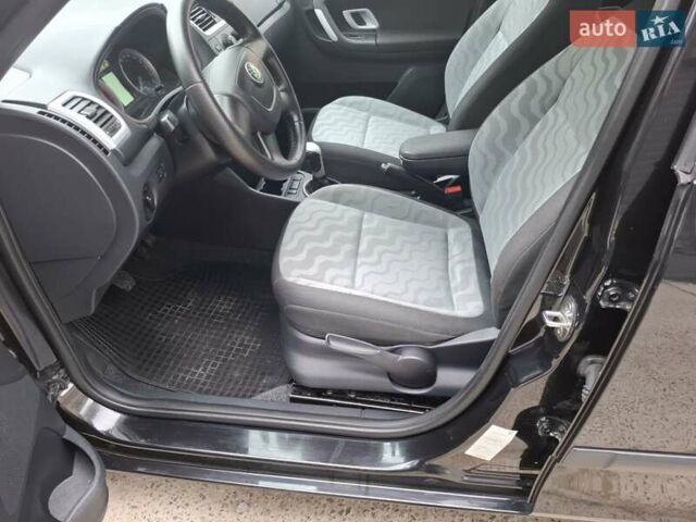 Чорний Шкода Фабія, об'ємом двигуна 1.4 л та пробігом 210 тис. км за 5999 $, фото 17 на Automoto.ua