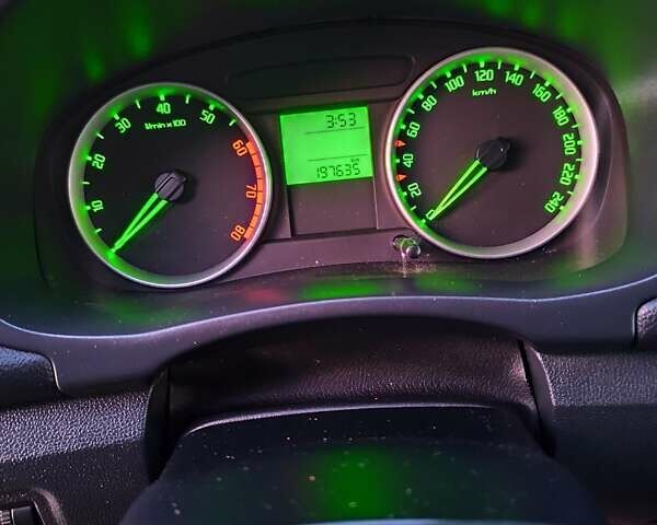 Черный Шкода Фабия, объемом двигателя 1.4 л и пробегом 197 тыс. км за 5800 $, фото 26 на Automoto.ua