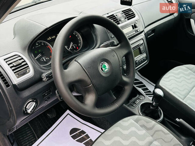 Черный Шкода Фабия, объемом двигателя 1.4 л и пробегом 175 тыс. км за 6300 $, фото 13 на Automoto.ua