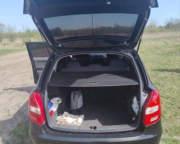 Черный Шкода Фабия, объемом двигателя 1.42 л и пробегом 227 тыс. км за 5100 $, фото 10 на Automoto.ua