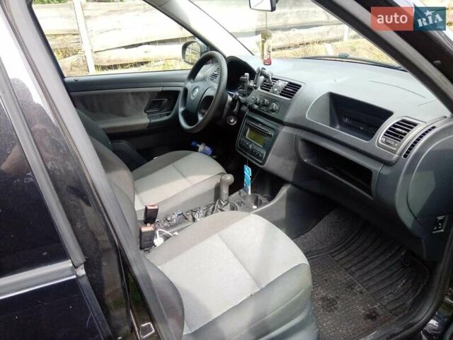 Черный Шкода Фабия, объемом двигателя 1.2 л и пробегом 192 тыс. км за 4250 $, фото 7 на Automoto.ua