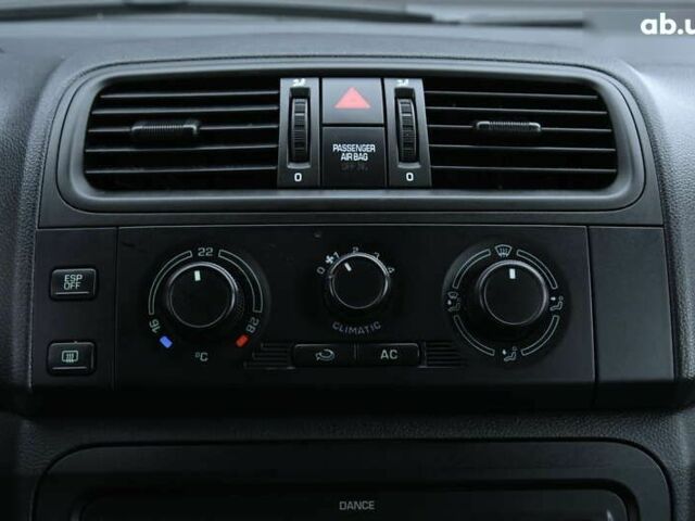 Черный Шкода Фабия, объемом двигателя 1.4 л и пробегом 205 тыс. км за 5600 $, фото 23 на Automoto.ua