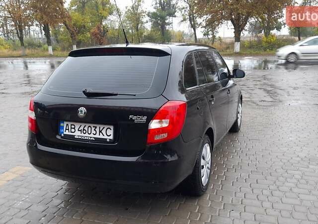 Черный Шкода Фабия, объемом двигателя 1.2 л и пробегом 233 тыс. км за 4800 $, фото 1 на Automoto.ua