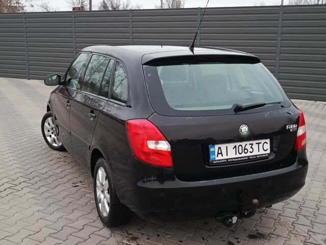 Черный Шкода Фабия, объемом двигателя 1.4 л и пробегом 200 тыс. км за 5200 $, фото 2 на Automoto.ua