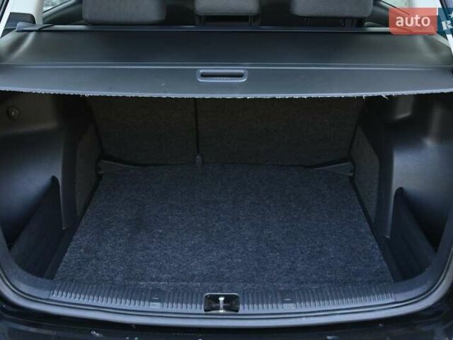 Черный Шкода Фабия, объемом двигателя 1.4 л и пробегом 235 тыс. км за 5800 $, фото 35 на Automoto.ua