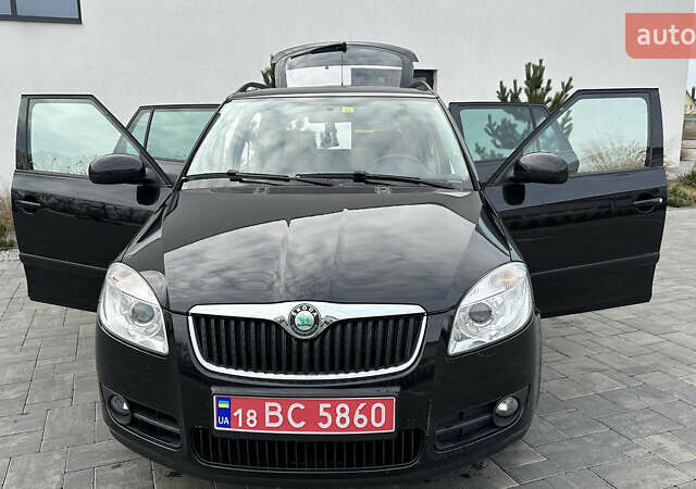 Черный Шкода Фабия, объемом двигателя 1.6 л и пробегом 205 тыс. км за 5800 $, фото 1 на Automoto.ua