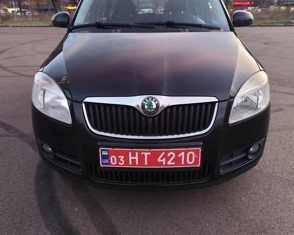 Черный Шкода Фабия, объемом двигателя 1.4 л и пробегом 197 тыс. км за 5800 $, фото 3 на Automoto.ua
