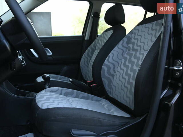 Черный Шкода Фабия, объемом двигателя 1.4 л и пробегом 235 тыс. км за 5800 $, фото 18 на Automoto.ua