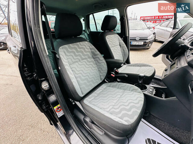 Черный Шкода Фабия, объемом двигателя 1.4 л и пробегом 175 тыс. км за 6300 $, фото 32 на Automoto.ua