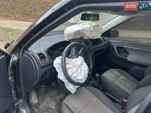 Чорний Шкода Фабія, об'ємом двигуна 1.42 л та пробігом 228 тис. км за 1850 $, фото 12 на Automoto.ua