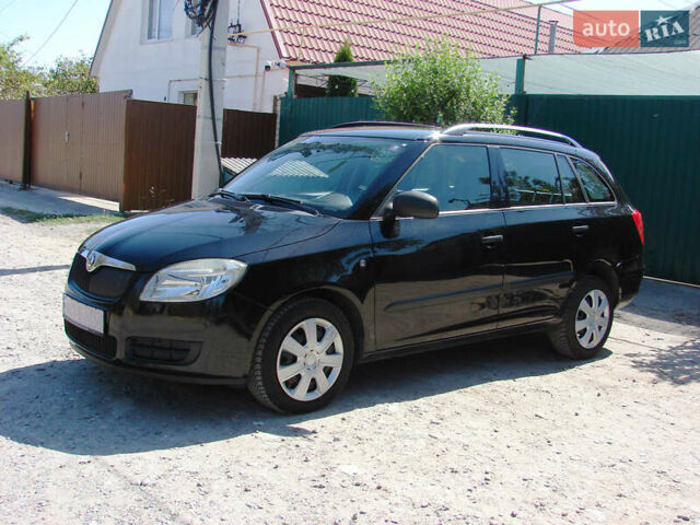 Черный Шкода Фабия, объемом двигателя 1.4 л и пробегом 190 тыс. км за 5500 $, фото 3 на Automoto.ua