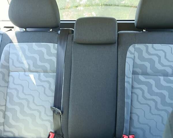 Черный Шкода Фабия, объемом двигателя 1.4 л и пробегом 142 тыс. км за 5450 $, фото 42 на Automoto.ua