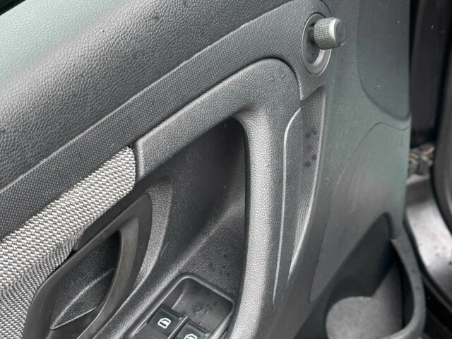 Чорний Шкода Фабія, об'ємом двигуна 1.2 л та пробігом 184 тис. км за 4600 $, фото 7 на Automoto.ua