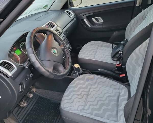 Черный Шкода Фабия, объемом двигателя 1.4 л и пробегом 335 тыс. км за 4200 $, фото 14 на Automoto.ua