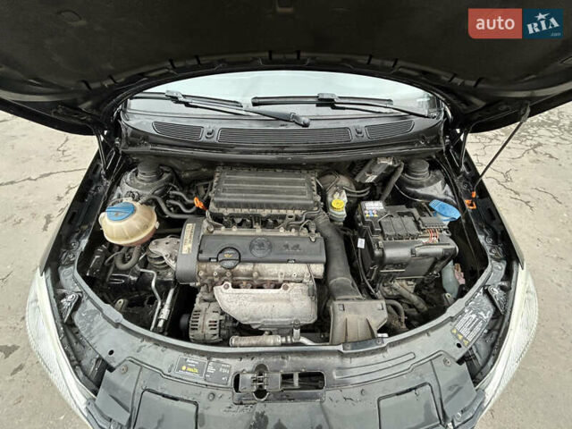 Черный Шкода Фабия, объемом двигателя 1.39 л и пробегом 202 тыс. км за 5750 $, фото 30 на Automoto.ua