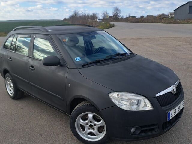 Черный Шкода Фабия, объемом двигателя 0 л и пробегом 400 тыс. км за 2550 $, фото 2 на Automoto.ua