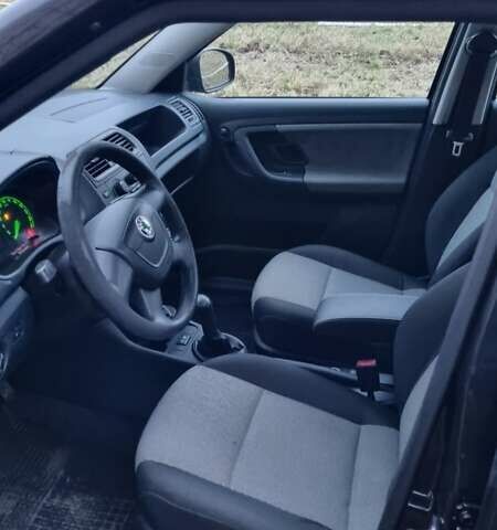 Черный Шкода Фабия, объемом двигателя 1.42 л и пробегом 248 тыс. км за 5000 $, фото 9 на Automoto.ua