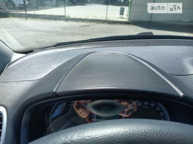 Черный Шкода Фабия, объемом двигателя 1.4 л и пробегом 142 тыс. км за 5450 $, фото 28 на Automoto.ua