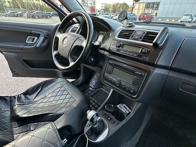 Чорний Шкода Фабія, об'ємом двигуна 1.6 л та пробігом 248 тис. км за 7300 $, фото 20 на Automoto.ua