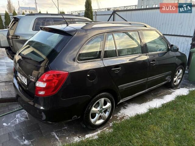 Черный Шкода Фабия, объемом двигателя 1.2 л и пробегом 264 тыс. км за 4250 $, фото 4 на Automoto.ua