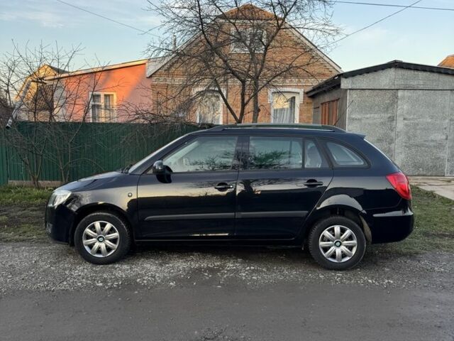 Чорний Шкода Фабія, об'ємом двигуна 1.4 л та пробігом 235 тис. км за 5600 $, фото 2 на Automoto.ua