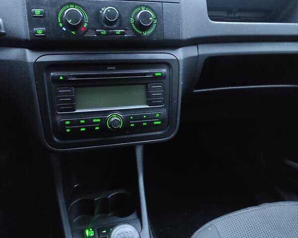 Чорний Шкода Фабія, об'ємом двигуна 1.39 л та пробігом 163 тис. км за 4600 $, фото 28 на Automoto.ua