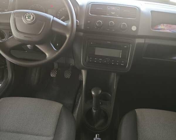 Черный Шкода Фабия, объемом двигателя 1.2 л и пробегом 133 тыс. км за 4850 $, фото 3 на Automoto.ua