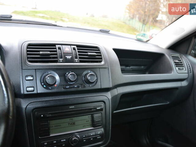 Черный Шкода Фабия, объемом двигателя 1.2 л и пробегом 190 тыс. км за 4700 $, фото 25 на Automoto.ua