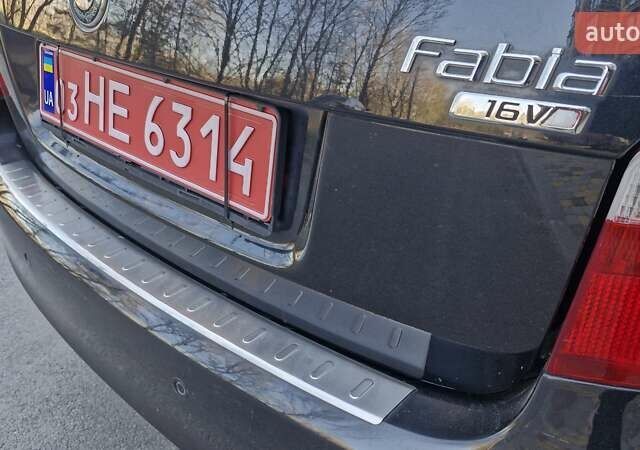 Черный Шкода Фабия, объемом двигателя 1.6 л и пробегом 188 тыс. км за 6499 $, фото 11 на Automoto.ua