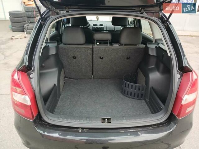 Черный Шкода Фабия, объемом двигателя 1.4 л и пробегом 194 тыс. км за 5500 $, фото 1 на Automoto.ua