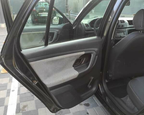 Чорний Шкода Фабія, об'ємом двигуна 1.39 л та пробігом 163 тис. км за 4600 $, фото 12 на Automoto.ua