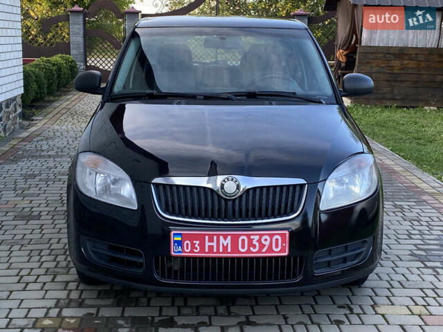 Черный Шкода Фабия, объемом двигателя 1.4 л и пробегом 295 тыс. км за 4350 $, фото 5 на Automoto.ua